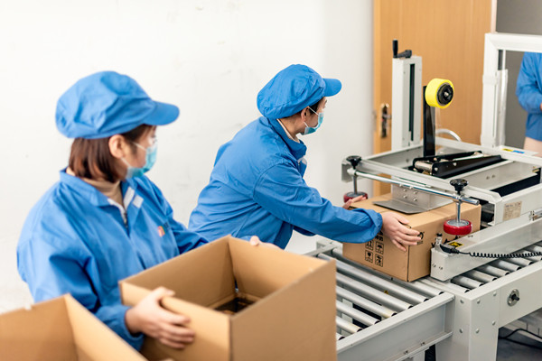 “美国版宇树”Figure回应“机器人进宝马”质疑 60分钟无剪视频宣称“三个月性能猛增”